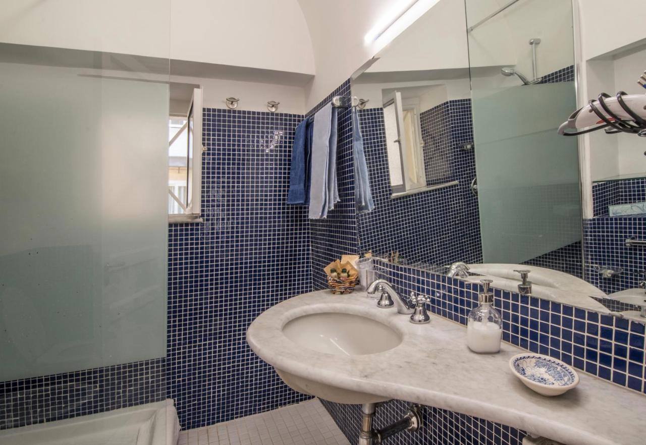 Bed & Breakfast Barù In Chiaia Napoli
